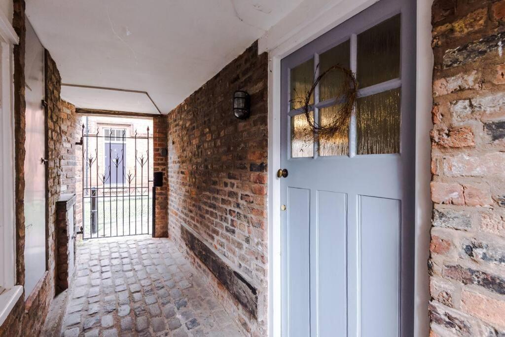 Rustic Chester Cottage Near Shops & Terrace Exterior photo