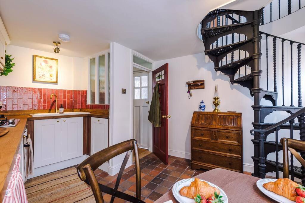 Rustic Chester Cottage Near Shops & Terrace Exterior photo